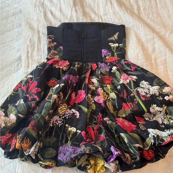 ASHA STRUCTURED BUBBLE HEM MINI DRESS - Picture 4 of 8